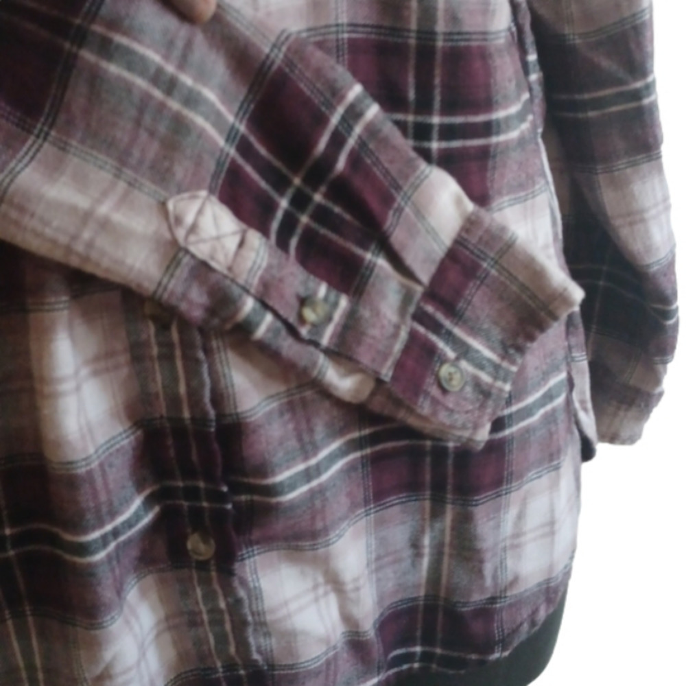 AMERICAN Eagle  xs plaid flannel boyfriend style shirt. Great for school! - Picture 4 of 8